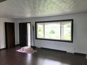 16118 W Pleasant Grove Rd in Trivoli, IL - Building Photo - Building Photo
