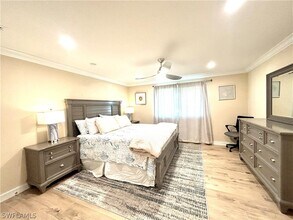 1435 Curlew Ave in Naples, FL - Foto de edificio - Building Photo