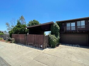 798 N Pepper St in Woodlake, CA - Building Photo - Building Photo