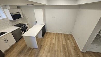 11523-11129 129 Ave NW in Edmonton, AB - Building Photo - Building Photo