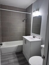 2445 Town Cir in Sacramento, CA - Building Photo - Building Photo