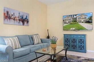 3210 Cottonwood Bend in Ft. Myers, FL - Foto de edificio - Building Photo