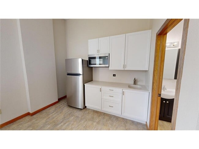 542 Benson Ave SW in Willmar, MN - Building Photo - Building Photo