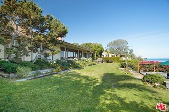 29008 Cliffside Dr in Malibu, CA - Building Photo - Building Photo