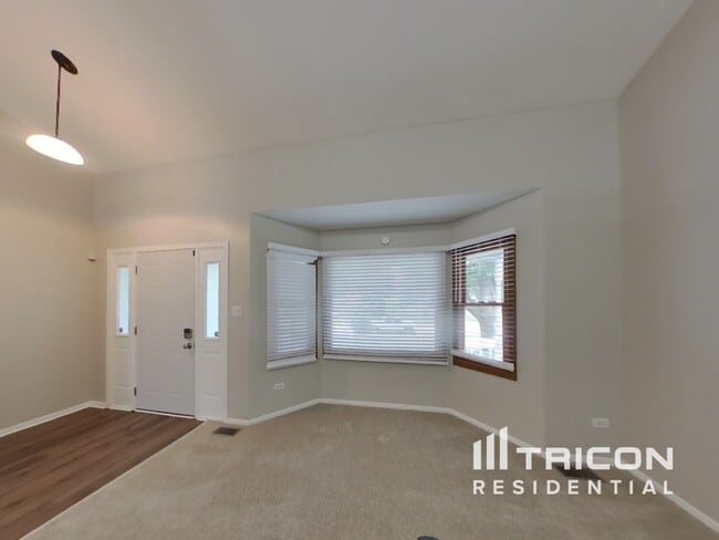 1414 Lakewood Dr in Joliet, IL - Building Photo - Building Photo