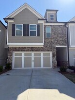 5036 Silver Fox Trl in Oakwood, GA - Building Photo