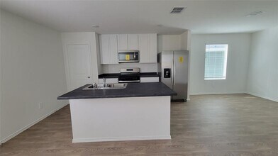 156 Bull Lake Cir in Buda, TX - Building Photo - Building Photo