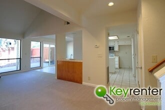 8021 Sawgrass Cir in Citrus Heights, CA - Foto de edificio - Building Photo
