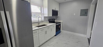 8606 NW 35th St in Coral Springs, FL - Building Photo - Building Photo