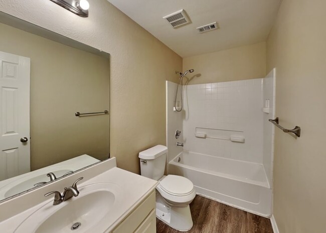 1302 Spanish Moss Dr in Burleson, TX - Building Photo - Building Photo