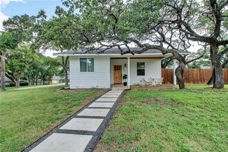 2604 N Shields Dr in Austin, TX - Building Photo - Building Photo