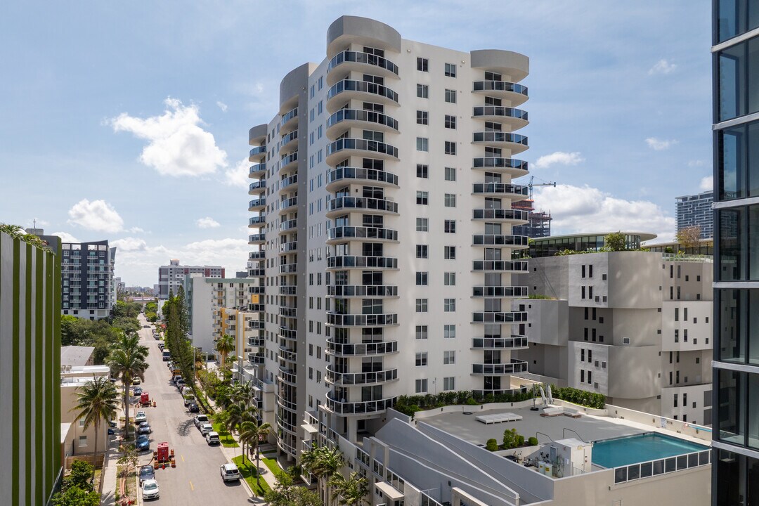 601 NE 23rd St in Miami, FL - Building Photo