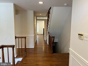 5723 Brewer House Cir in Rockville, MD - Building Photo - Building Photo