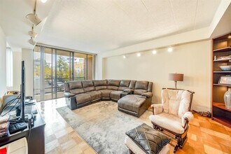 9060 Palisade Ave in North Bergen, NJ - Building Photo - Building Photo