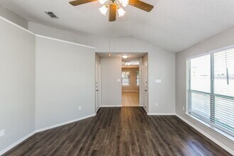 10501 Shadywood Dr in Fort Worth, TX - Building Photo - Building Photo