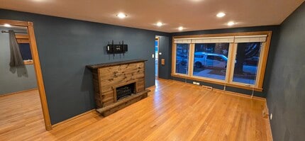 5155 S Mobile Ave in Chicago, IL - Building Photo - Building Photo