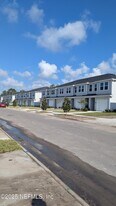577 Holly Lks Dr in Orange Park, FL - Building Photo
