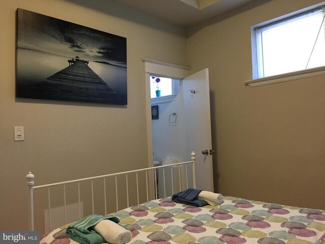 527 S 7th St in Philadelphia, PA - Building Photo - Building Photo