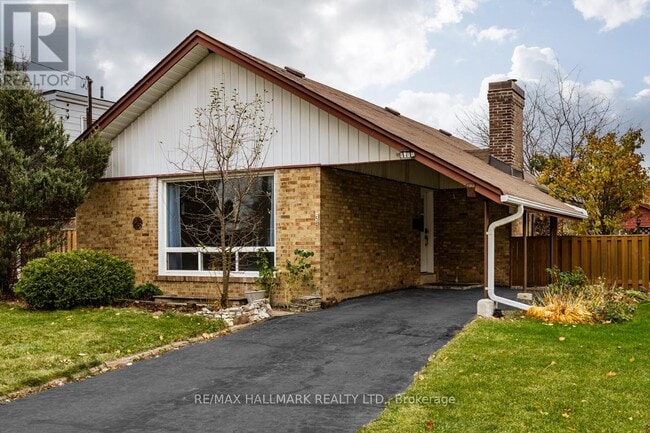 property at 5 Penzance Dr