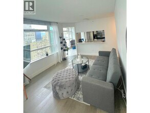 438 Seymour St in Vancouver, BC - Building Photo - Building Photo