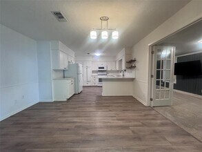 1302 Allison St in Brenham, TX - Building Photo - Building Photo