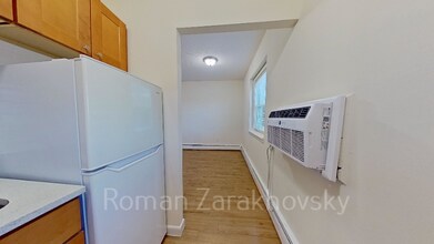 2018 Commonwealth Ave, Unit 4 in Boston, MA - Foto de edificio - Building Photo