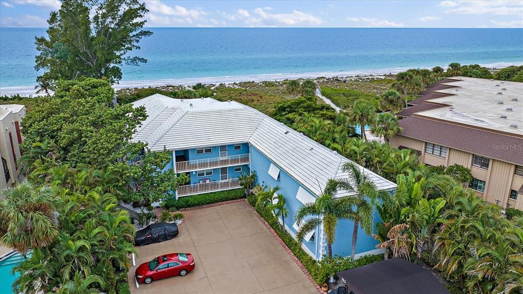 5621 Gulf of Mexico Dr in Longboat Key, FL - Foto de edificio