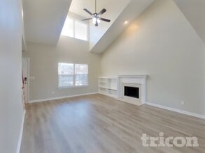 3011 Deer Trail Dr in Spring Hill, TN - Building Photo - Building Photo