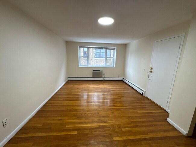 111 Babcock St, Unit 28 in Brookline, MA - Building Photo - Building Photo