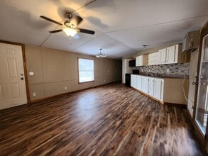 213 Willow Ln in Ingram, TX - Building Photo - Building Photo