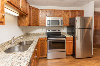 Block 6 Apartments in Fargo, ND - Foto de edificio - Interior Photo