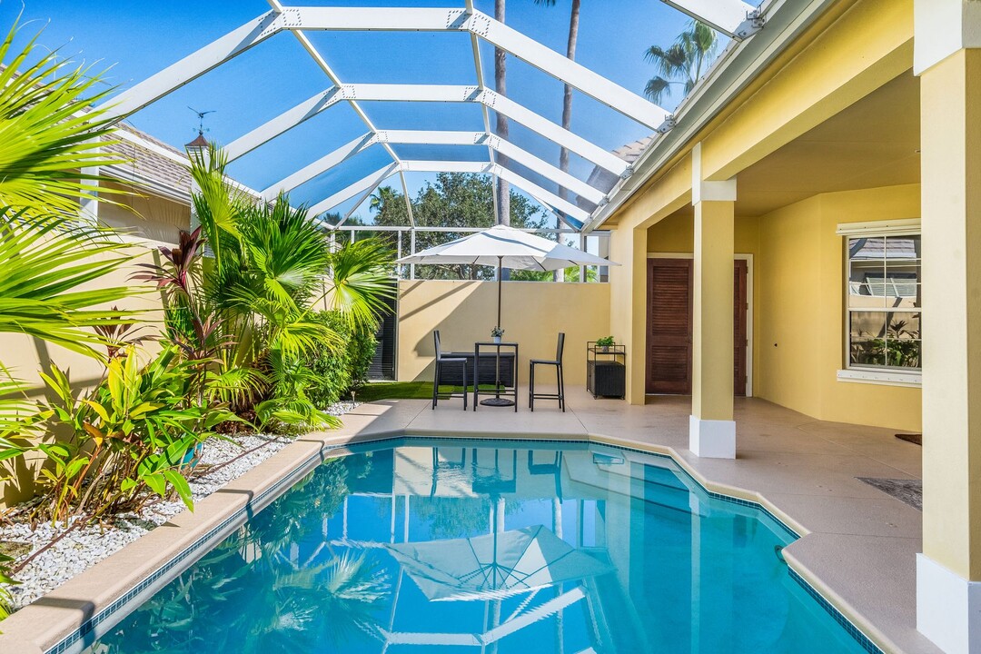 2083 Indian Summer Ln in Vero Beach, FL - Building Photo