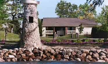 Beachwalk in Novi, MI - Building Photo - Building Photo