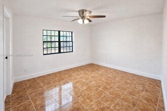 1755 NW 69th St in Miami, FL - Building Photo - Building Photo