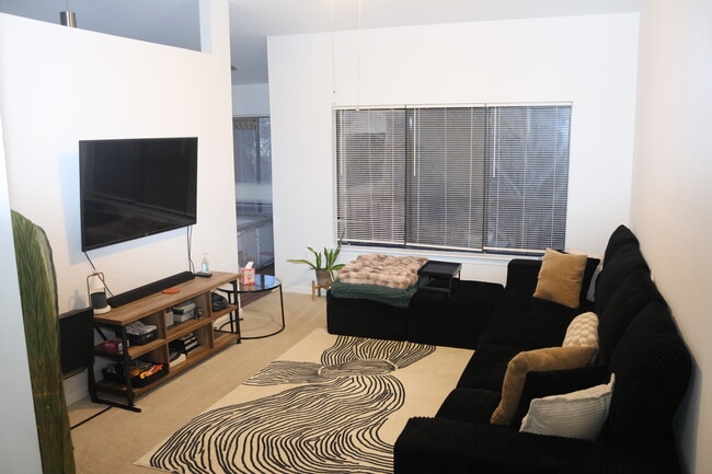 9553 Battery Heights Blvd, Unit #402 in Manassas, VA - Foto de edificio - Building Photo