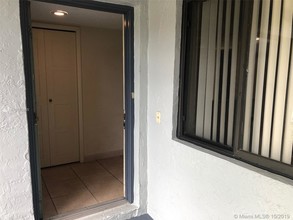 16531 Blatt Blvd-Unit -104 in Weston, FL - Building Photo - Building Photo