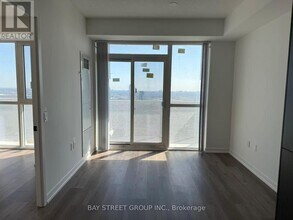 28 Interchange Wy in Vaughan, ON - Building Photo - Building Photo