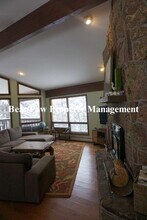 33550 Woodland Dr in Evergreen, CO - Building Photo - Building Photo