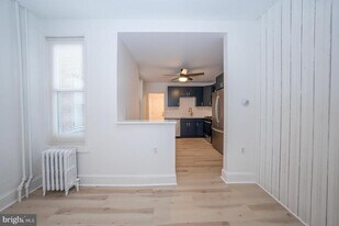 34 W Durham St in Philadelphia, PA - Building Photo