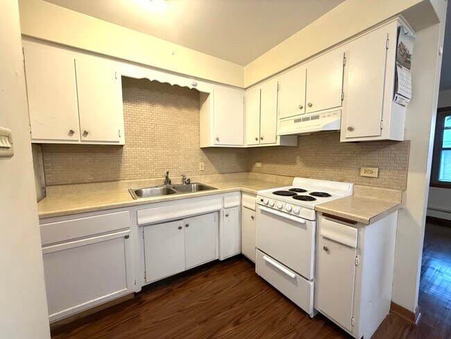 18350 Torrence Ave in Lansing, IL - Building Photo - Building Photo