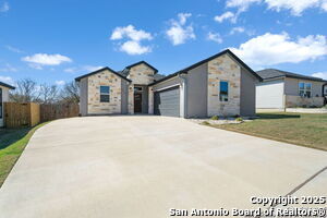 9915 Alta Loma Cir in Converse, TX - Foto de edificio - Building Photo