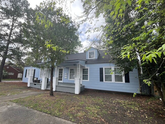property at 829 E 32nd St