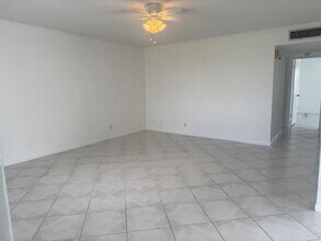 84 Normandy B in Delray Beach, FL - Building Photo - Building Photo