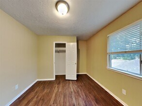 31106 Perlican Dr in Spring, TX - Foto de edificio - Building Photo