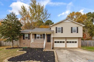 235 Usher Rd in Madison, AL - Building Photo