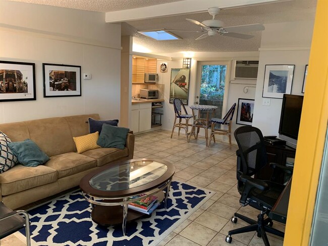 property at 1714 Summit View Pl