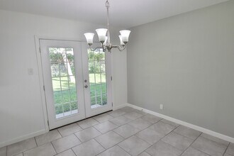 309 E Wright Blvd in Universal City, TX - Foto de edificio - Building Photo