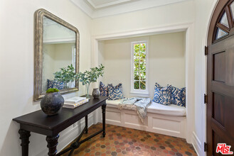 905 Bedford Dr in Beverly Hills, CA - Building Photo - Building Photo