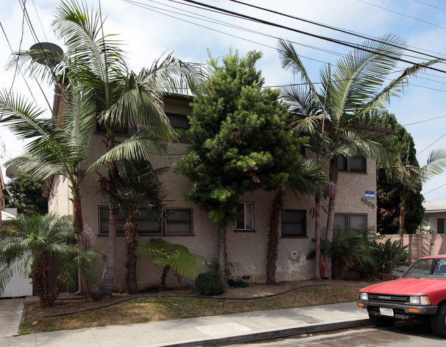 4308 E 4th St in Long Beach, CA - Foto de edificio - Building Photo