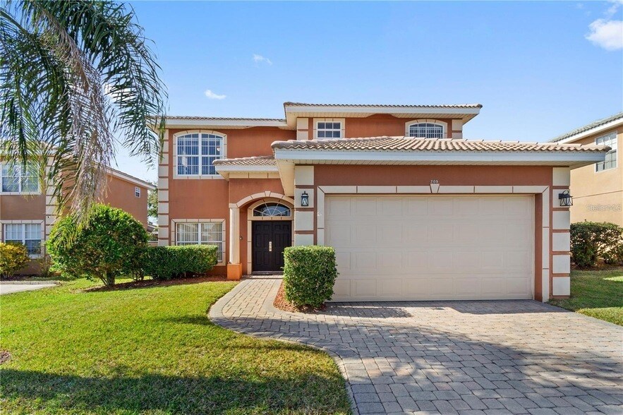 205 Vista View Dr in Davenport, FL - Building Photo